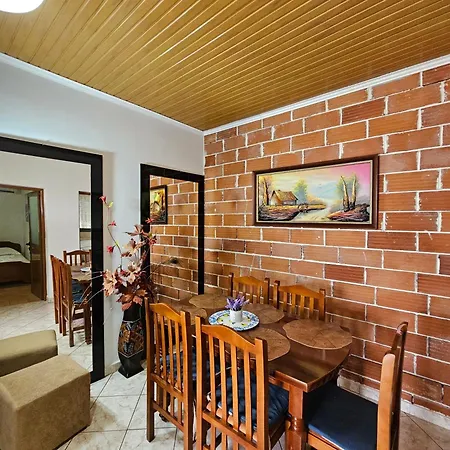 Mulla Guest house Ksamil